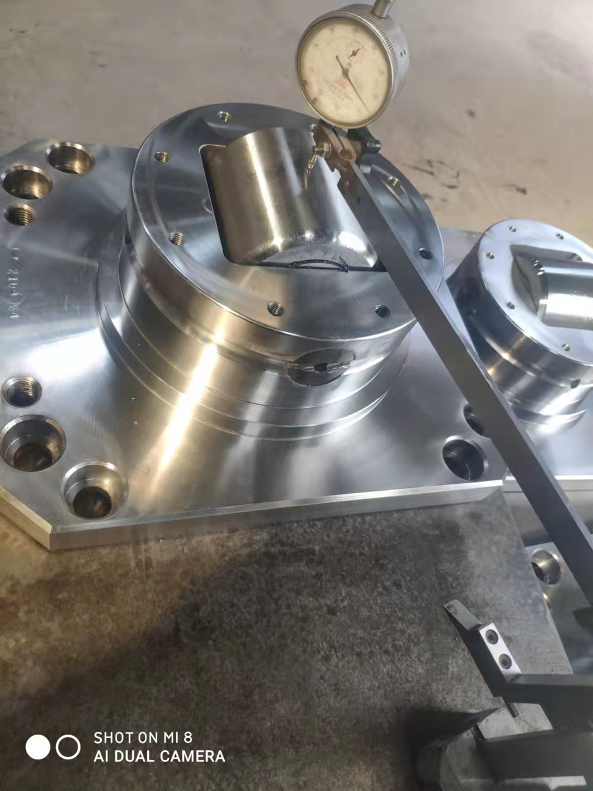 復(fù)合滾輪軸承—combined bearing， 又稱組合滾輪軸承